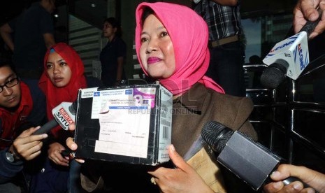 Tim Sukses Anas Bagikan Uang pada Peserta Kongres Partai Demokrat